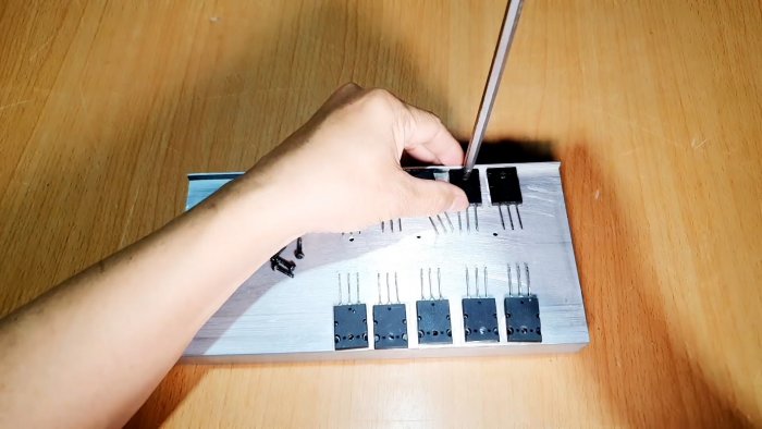 Собираем усилитель 500 Вт на транзисторах навесным монтажом