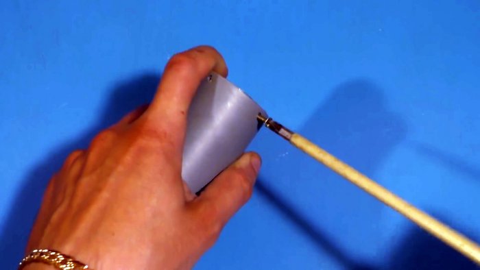 Как из куска ПВХ трубы сделать монтажный пистолет