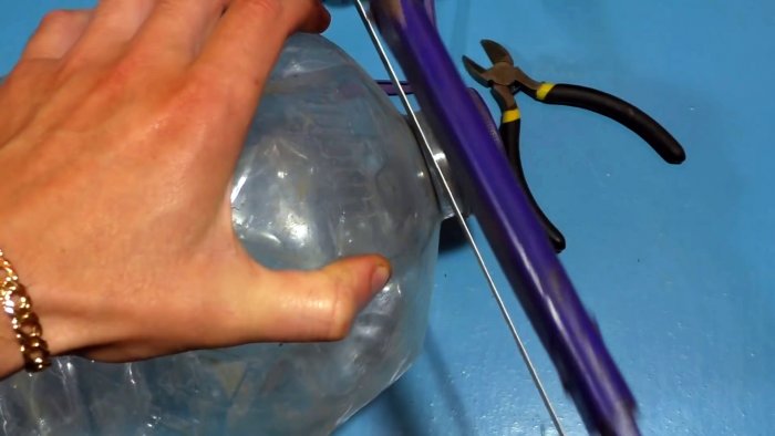 Как из куска ПВХ трубы сделать монтажный пистолет