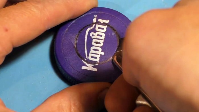 Как из куска ПВХ трубы сделать монтажный пистолет