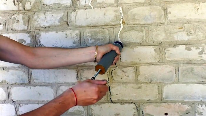 Как из куска ПВХ трубы сделать монтажный пистолет