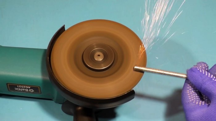 Как из куска ПВХ трубы сделать монтажный пистолет