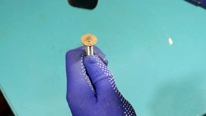 Как из куска ПВХ трубы сделать монтажный пистолет