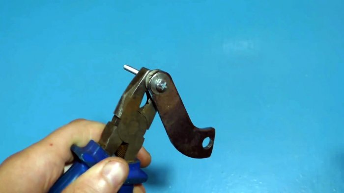 Как из куска ПВХ трубы сделать монтажный пистолет