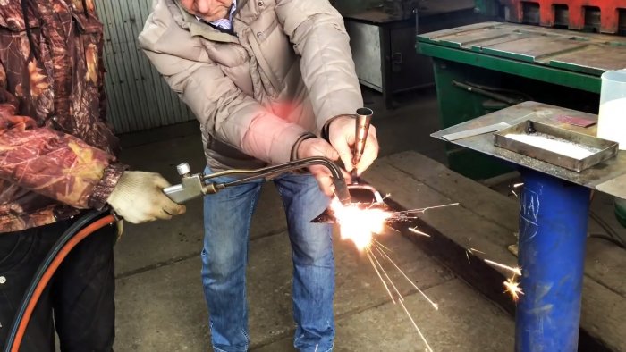 Как закалить и заточить тяпку до острия бриты и забыть про ее дальнейшую заточку