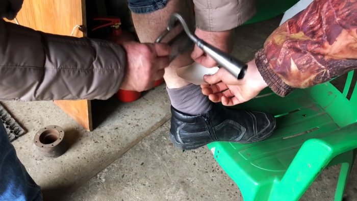 Как закалить и заточить тяпку до острия бриты и забыть про ее дальнейшую заточку