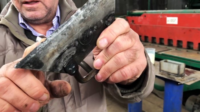 Как закалить и заточить тяпку до острия бриты и забыть про ее дальнейшую заточку