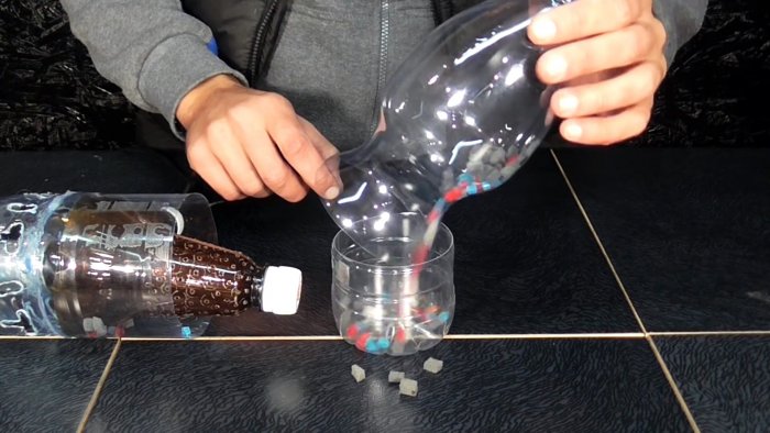 Как из пластиковых бутылок сделать мощный пылесос 12 В