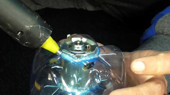 Как из пластиковых бутылок сделать мощный пылесос 12 В