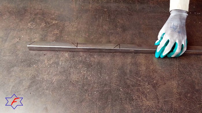 Очень простой сверлильный станок из самых доступных материалов