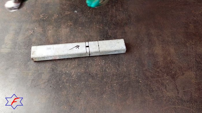 Очень простой сверлильный станок из самых доступных материалов