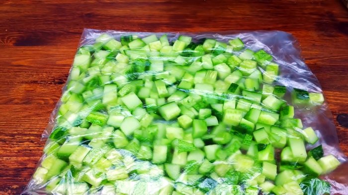 Огурцы зимой больше не покупаю Супер способ заморозки огурцов