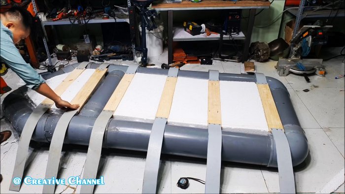 Как сделать легкую лодку из ПВХ труб за один вечер