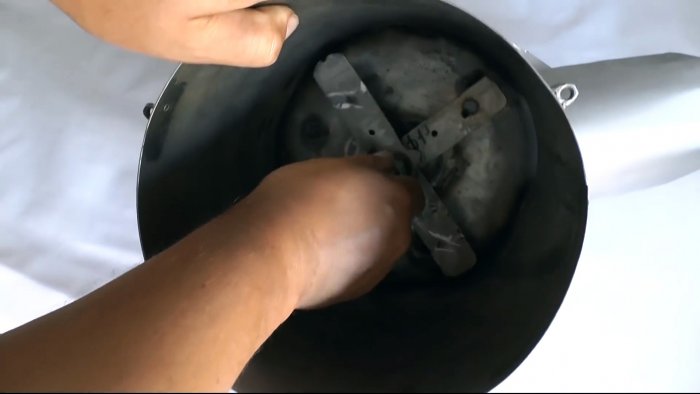 Как сделать мощную соковыжималку и решить проблему с кучей яблок