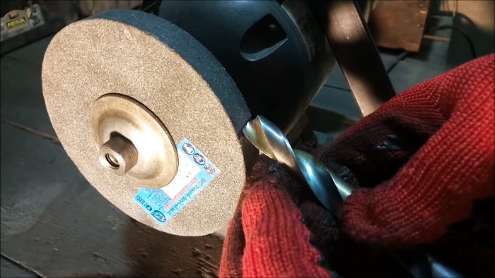 Точим сверла на наждаке за 1 минуту