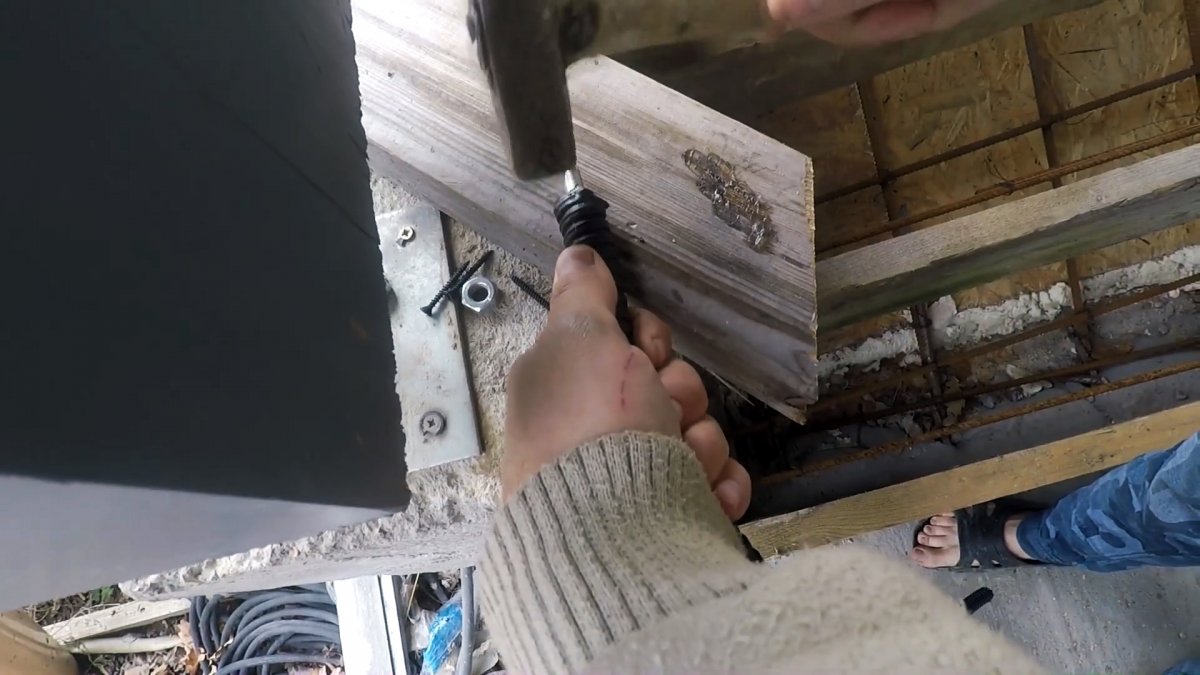 Как быстро сделать вибратор для бетона из хлама
