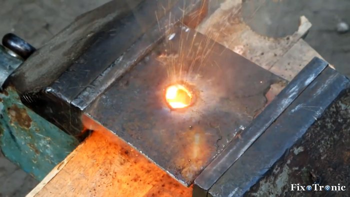 Насадка на дрель из старой болгарки для распиловки древесины