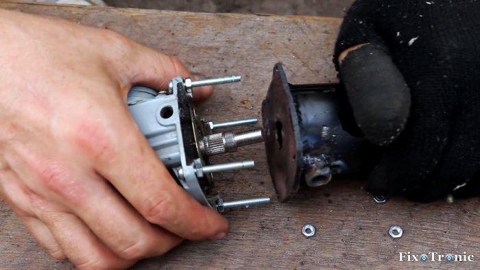 Насадка на дрель из старой болгарки для распиловки древесины