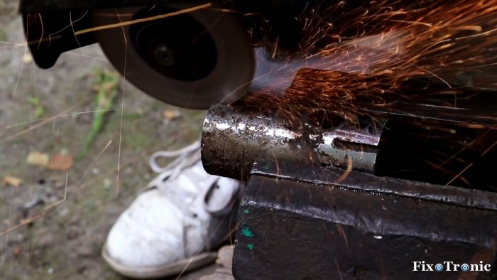 Насадка на дрель из старой болгарки для распиловки древесины