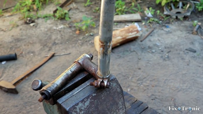 Как из старого велосипеда и болгарки сделать торцовочный станок