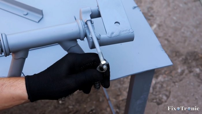 Как из старого велосипеда и болгарки сделать торцовочный станок