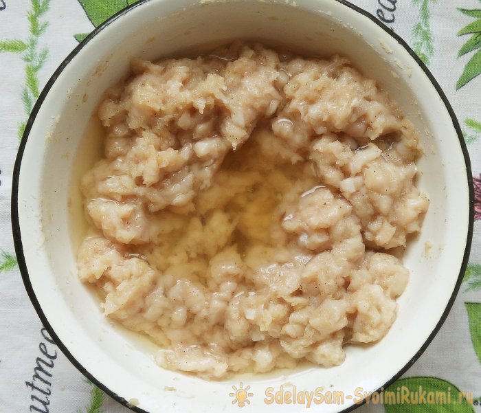 Куриная колбаса с ветчиной в домашних условиях