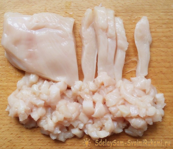 Куриная колбаса с ветчиной в домашних условиях