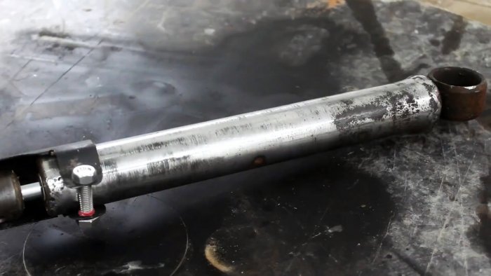 Как сделать бесплатный вибратор для бетона из автомобильного амортизатора