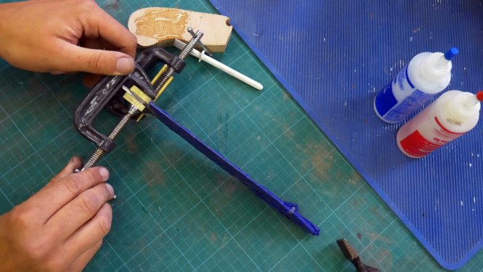 Как сделать очень крутую накладную рукоятку на нож из пластиковых отходов