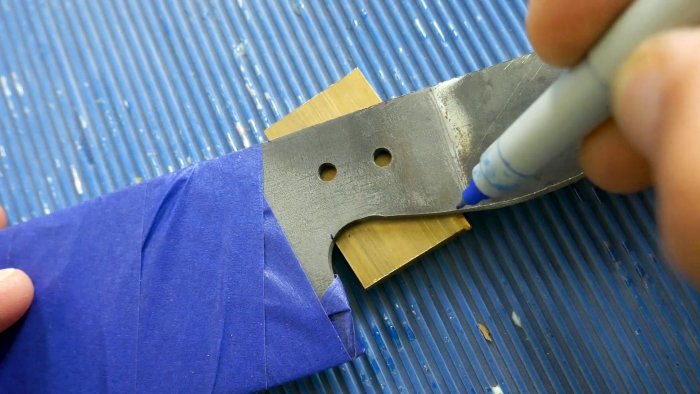 Как сделать очень крутую накладную рукоятку на нож из пластиковых отходов