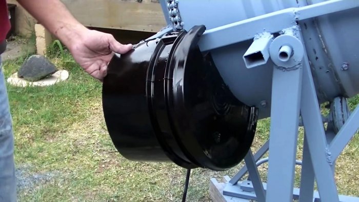 Как из бочки сделать бетономешалку с откидным механизмом
