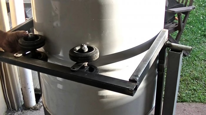 Как из бочки сделать бетономешалку с откидным механизмом
