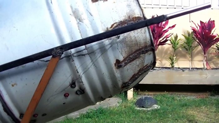 Как из бочки сделать бетономешалку с откидным механизмом