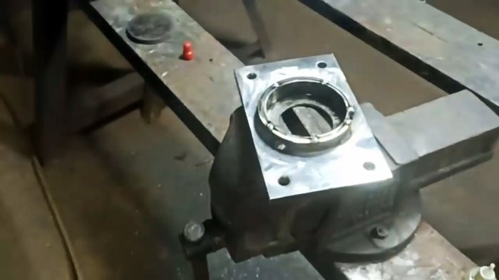 Как без токарки сделать качественный корпус под установку подшипника