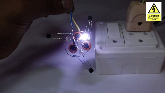 Как собрать трех светодиодную мигалку с питанием от сети 220 В