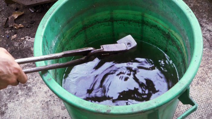 Как из пружины амортизатора и подшипника сделать инструмент для установки кованых заклепок