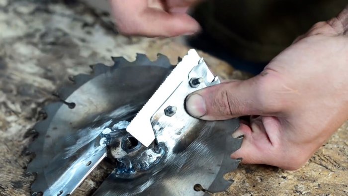 Как из пильного диска сделать надежный бур с накладными лезвиями