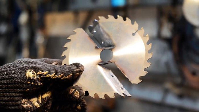 Как из пильного диска сделать надежный бур с накладными лезвиями