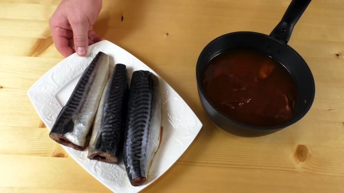 С покупной даже не сравнится Как закоптить скумбрию в квартире на обычной плите