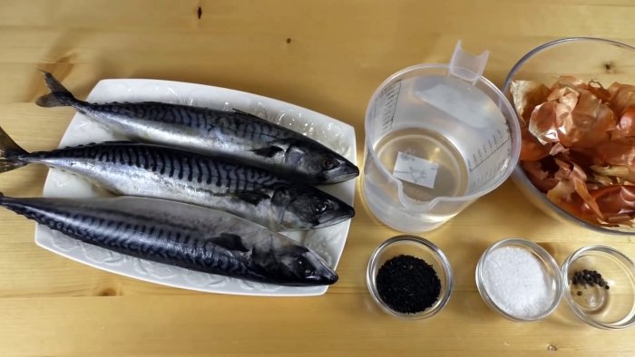 С покупной даже не сравнится Как закоптить скумбрию в квартире на обычной плите