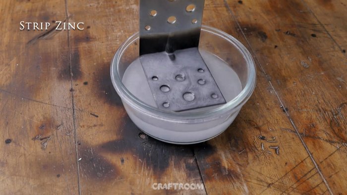 4 полезных инструмента из болтов и гаек для электрика и сантехника