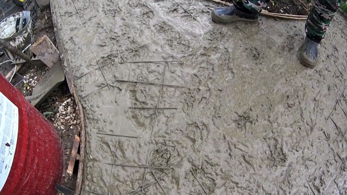 Бетонная садовая дорожка под камень своими руками это не сложно