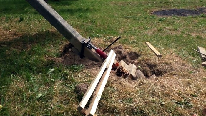 Как вытащить бетонный столб домкратом