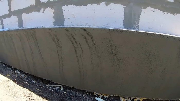 Как надежно утеплить фундамент самому