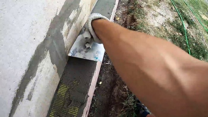 Как надежно утеплить фундамент самому