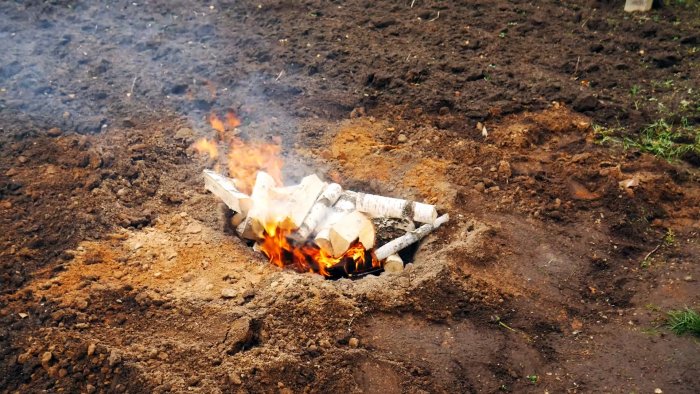 Как запечь 5 кг мяса в яме одним куском