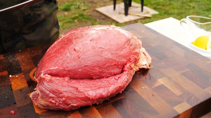 Как запечь 5 кг мяса в яме одним куском
