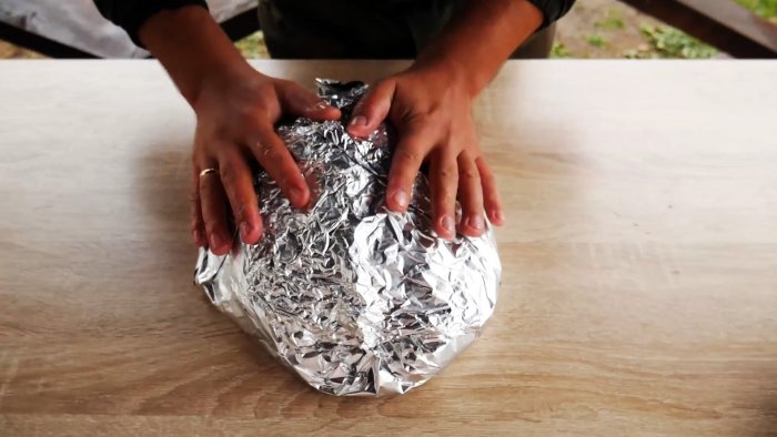 Как запечь 5 кг мяса в яме одним куском