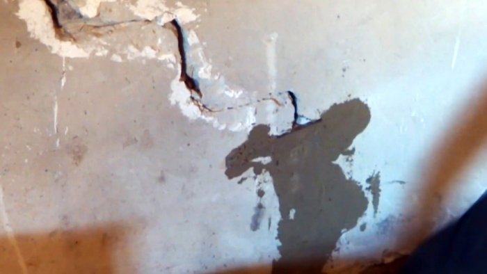 Как отремонтировать расширяющуюся трещину в стене чтобы она снова не появилась