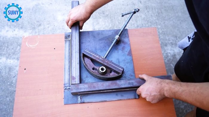 Удобное приспособление из тормозной колодки для сварки труб под прямым углом